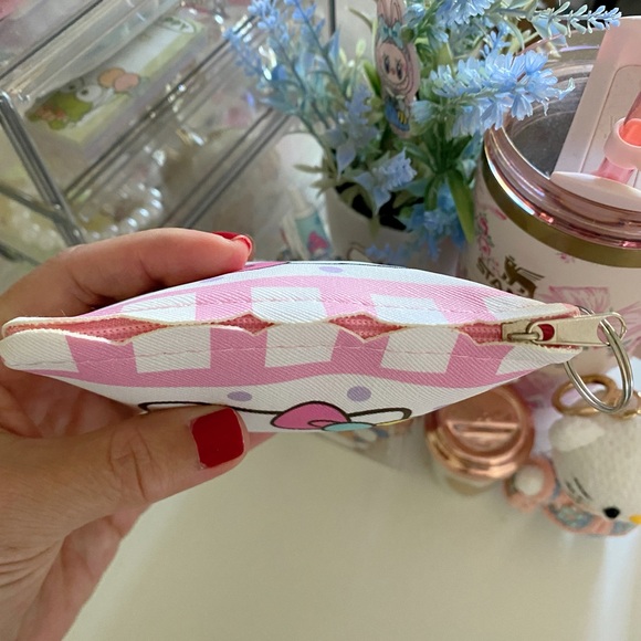 Hello Kitty Bundle - Picture 5 of 5